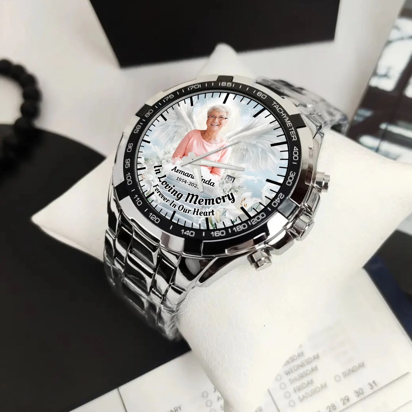 Mockup Men Quartz Wristwatch1