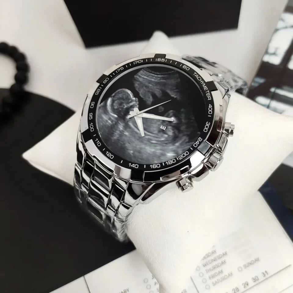 Mockup Men Quartz Wristwatch1
