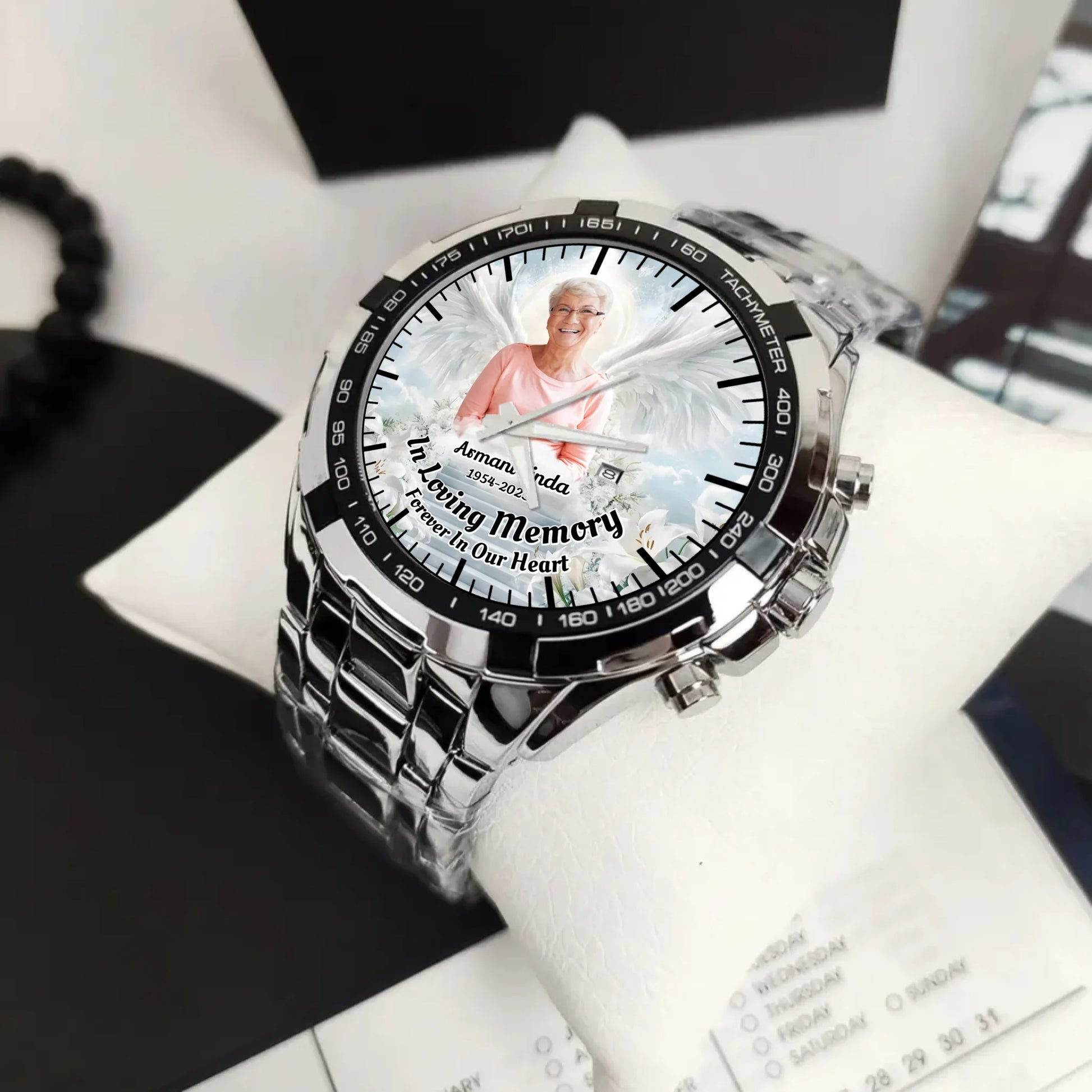 Mockup Men Quartz Wristwatch1