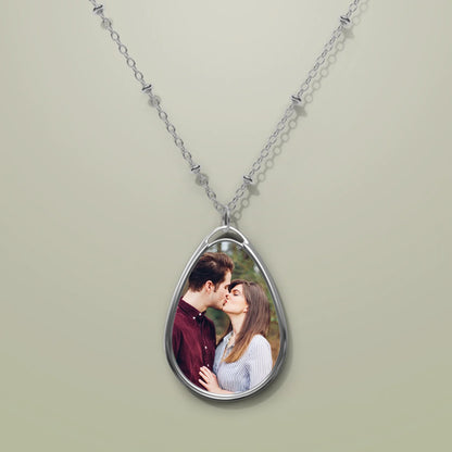 Oval Necklace -Mockup-2